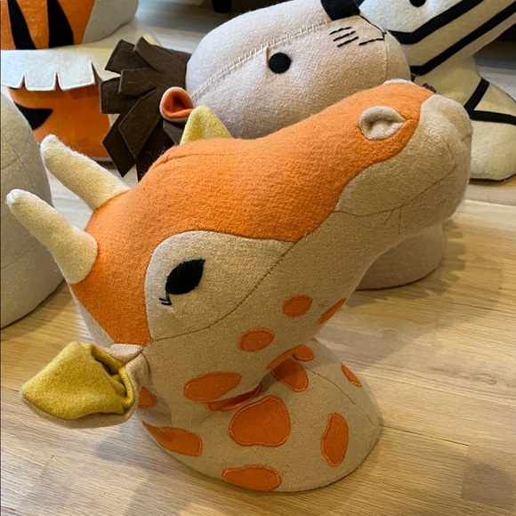 Plush Animal Wall Mount Set Ideal for Nursery or Playroom - Picture 2 of 6